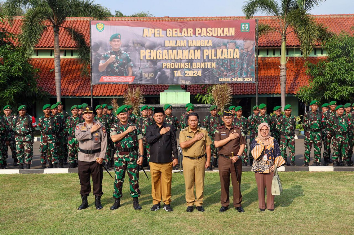 Hadiri Apel Gelar Pasukan Pengamanan Pilkada, Pj Gubernur Banten Al Muktabar Harap Pilkada Hasilkan Pemimpin Amanah