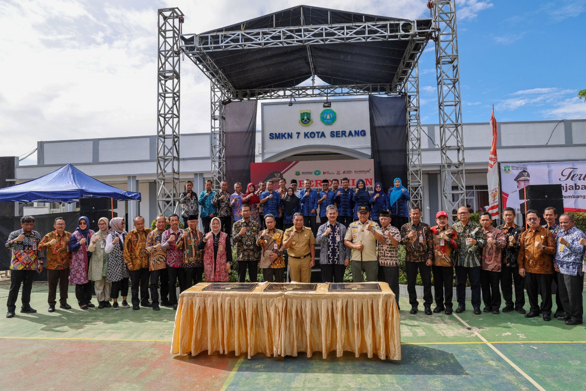 Lanjutkan Ekspedisi Reformasi Tematik Berdampak, Pj Gubernur Banten Al Muktabar Resmikan Sarpras Pendidikan 3 SMK Negeri di Kota Serang
