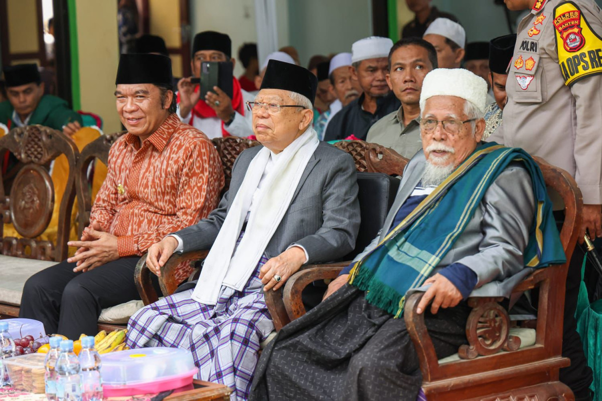 Pj Gubernur Al Muktabar: Pondok Pesantren Memiliki Peran Strategis Bagi Peradaban dan Masa Depan Bangsa Indonesia